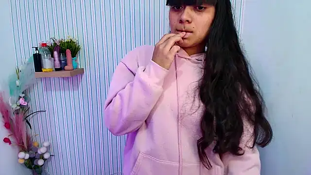 Snapshot of kataleya__18 chatting on July 6, 7:38 pm kataleya 18 online show from July 6, 7:38 pm