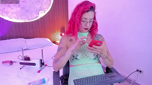 RoxanneStorm  online show from July 5, 4:52 am