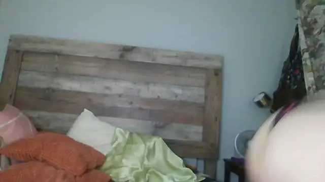 thickasstley online show from July 8, 4:44 pm
