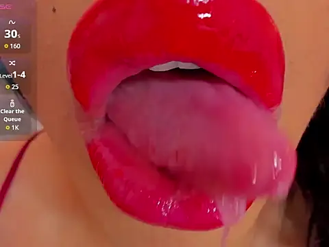 Snapshot of sweet_Elizabeth chatting on May 15, 12:45 pm sweet Elizabeth online show from May 15, 12:45 pm