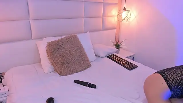 Lucia jane online show from January 17, 9:18 pm