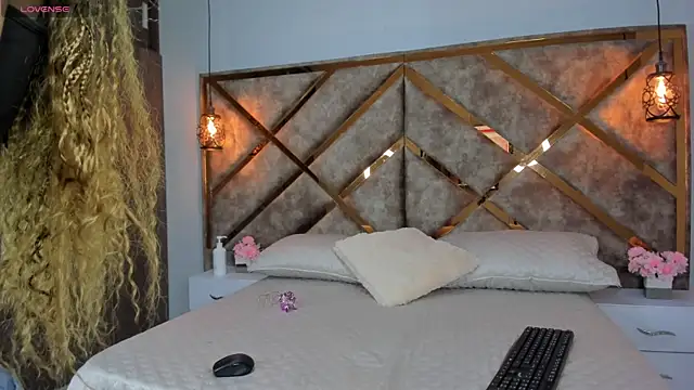 Snapshot of Lucia_jane chatting on May 21, 8:27 pm Lucia jane online show from May 21, 8:27 pm