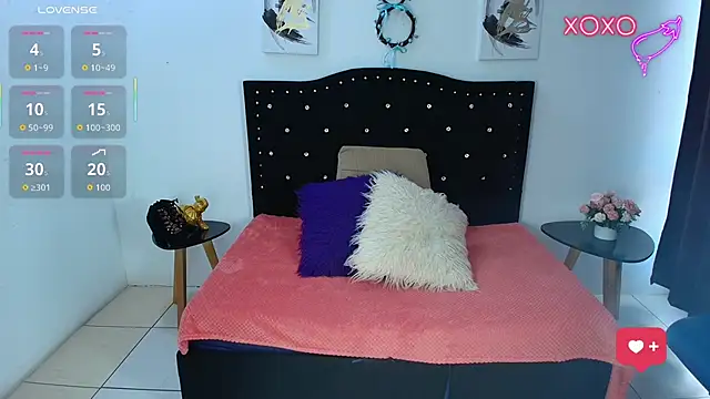 SammySmall F w online show from December 13, 9:20 pm