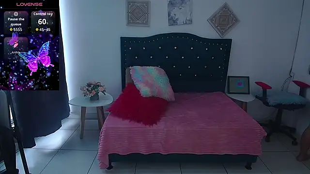 Snapshot of SammySmall_F_w chatting on February 23, 1:30 pm SammySmall F w online show from February 23, 1:30 pm