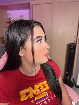 Emiily Moore1 online show from April 14, 10:05 pm