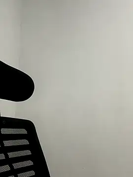 Snapshot of aliciia_23 chatting on October 9, 4:10 am aliciia 23 online show from October 9, 4:10 am