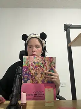 Snapshot of aliciia_23 chatting on October 12, 4:11 am aliciia 23 online show from October 12, 4:11 am