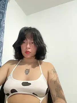 Snapshot of aliciia_23 chatting on October 15, 4:23 am aliciia 23 online show from October 15, 4:23 am