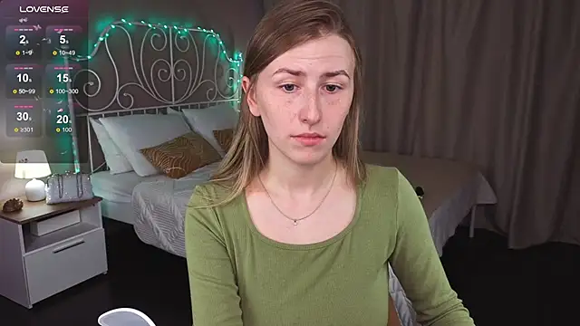 Snapshot of VesperaCeleste chatting on October 13, 5:40 am VesperaCeleste online show from October 13, 5:40 am