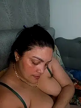 Snapshot of tiffany_Johnson1 chatting on February 7, 3:32 am tiffany Johnson1 online show from February 7, 3:32 am