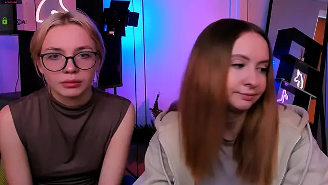 mila glow1 online show from November 18, 12:09 pm