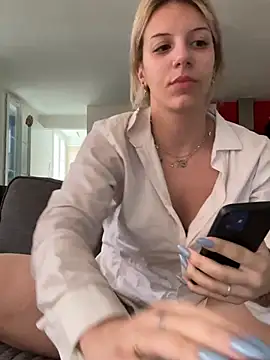 DouceAngela69 online show from April 3, 5:11 pm