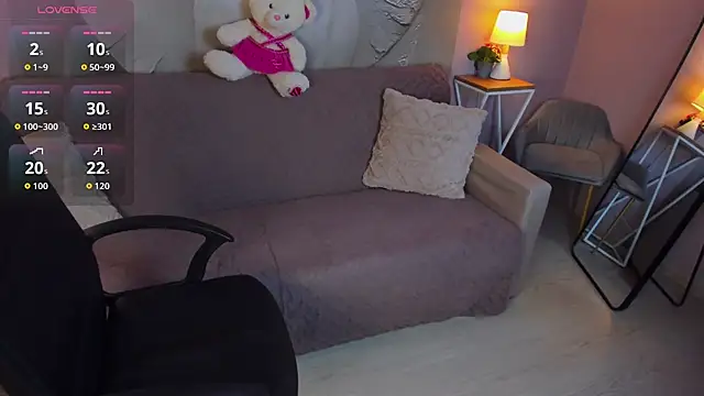 Snapshot of SandraEleson chatting on February 22, 4:02 am SandraEleson online show from February 22, 4:02 am