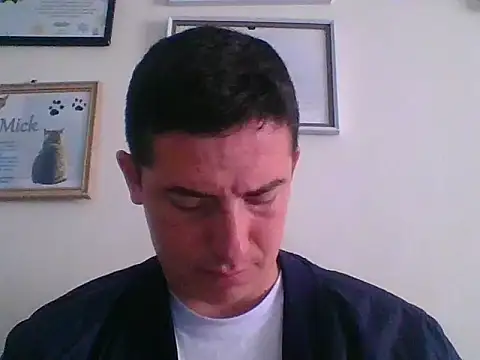 Snapshot of mickseb89 chatting on March 6, 2:57 pm mickseb89 online show from March 6, 2:57 pm