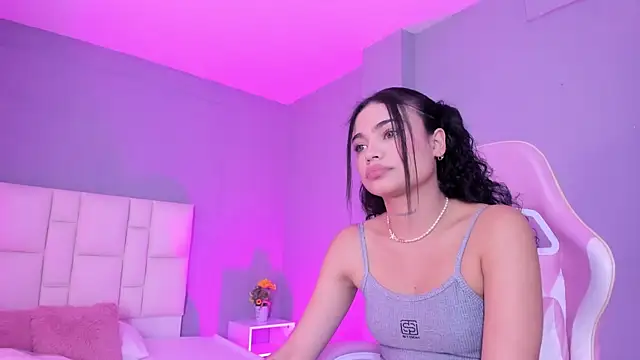 SammyRose  online show from February 16, 5:20 pm