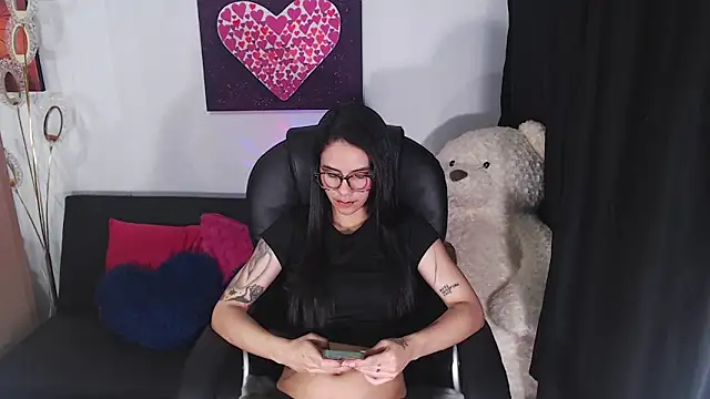 Ashley olivares online show from January 9, 1:19 am