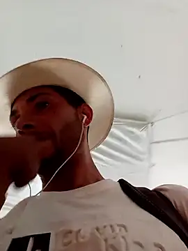 Snapshot of AlphaAlterX chatting on February 25, 9:13 pm AlphaAlterX online show from February 25, 9:13 pm