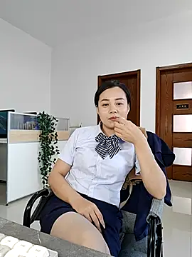 Snapshot of bingxin- chatting on October 16, 4:57 am bingxin- online show from October 16, 4:57 am