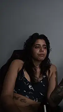 Maricamposs online show from April 5, 9:01 pm