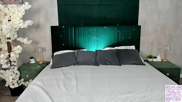 Brenda Puff online show from March 27, 12:27 am