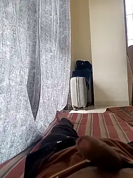 Snapshot of devnittt010101 chatting on October 29, 6:04 am devnittt010101 online show from October 29, 6:04 am