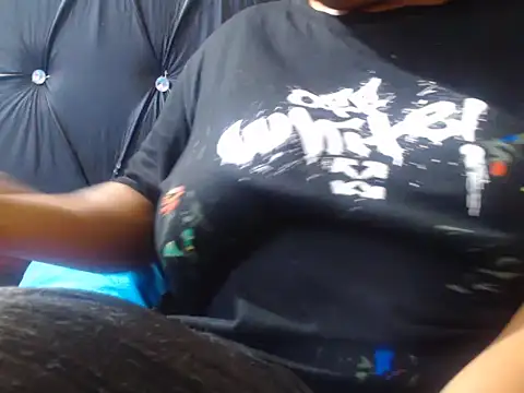 BeverlyQueen14 online show from November 15, 6:37 pm