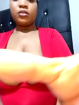 BeverlyQueen14 online show from December 16, 9:31 pm