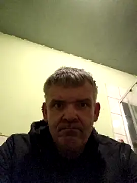 Snapshot of Mariop9999 chatting on December 2, 12:27 am Mariop9999 online show from December 2, 12:27 am