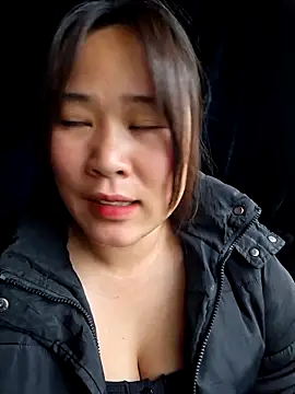 Snapshot of ALIENHR38 chatting on March 22, 2:37 am ALIENHR38 online show from March 22, 2:37 am