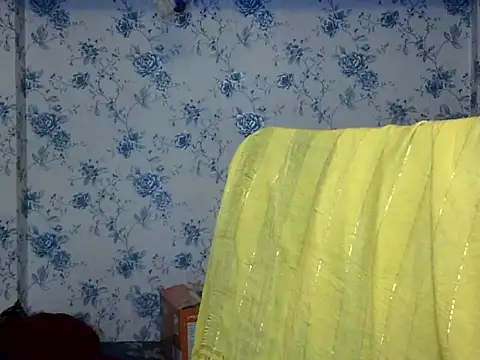 priyaverma00 online show from March 23, 7:29 pm