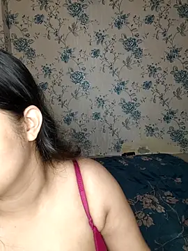Snapshot of priyaverma00 chatting on May 12, 8:17 pm priyaverma00 online show from May 12, 8:17 pm