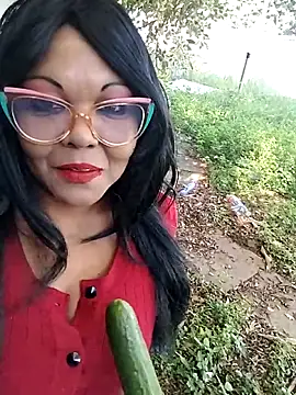 Snapshot of hemilynthomas2467 chatting on May 22, 10:21 am hemilynthomas2467 online show from May 22, 10:21 am
