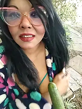 Snapshot of hemilynthomas2467 chatting on June 23, 8:01 am hemilynthomas2467 online show from June 23, 8:01 am