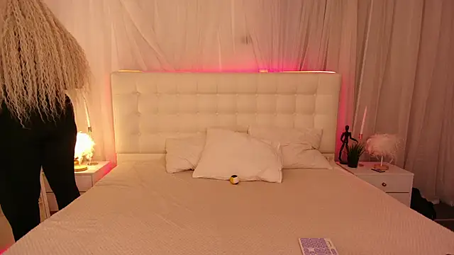 Snapshot of Lilit_1Love chatting on October 1, 4:35 pm Lilit 1Love online show from October 1, 4:35 pm