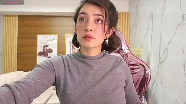 sara lopez s online show from May 25, 2:01 pm