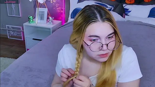 Evie Vall online show from November 2, 3:14 pm