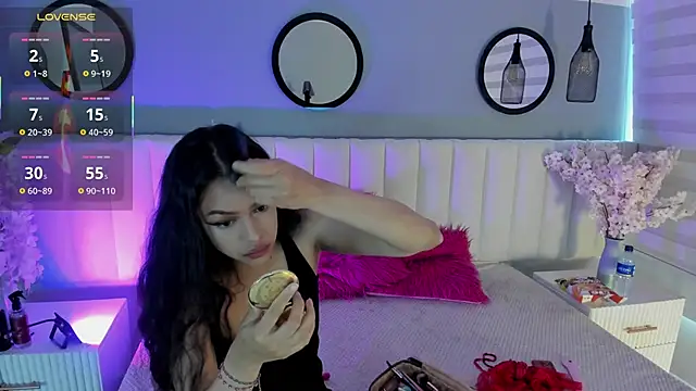 Mila Hank  online show from November 30, 12:20 pm