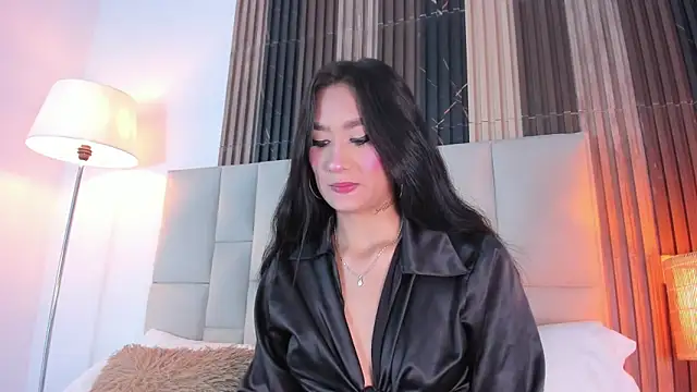 Nicolqueen  online show from April 6, 11:11 am