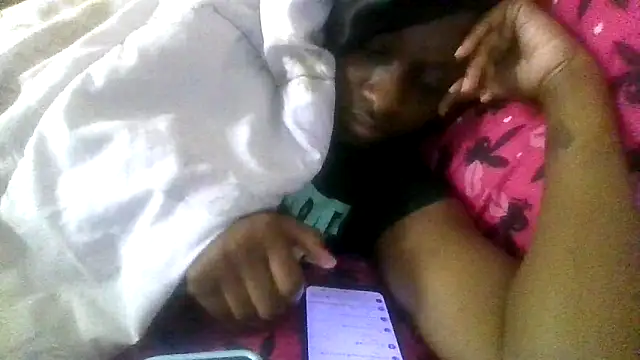 prettymaa online show from October 4, 7:23 pm