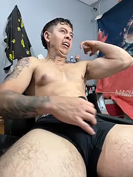 Snapshot of AlamJams chatting on November 21, 12:10 am AlamJams online show from November 21, 12:10 am