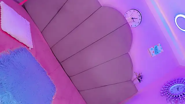 Nauthy girl online show from October 6, 12:02 pm