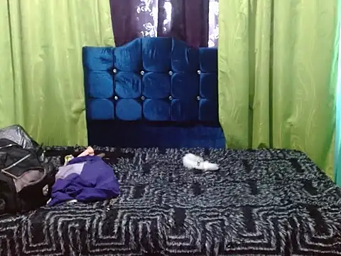 Snapshot of canelasexy_1 chatting on July 3, 7:53 pm canelasexy 1 online show from July 3, 7:53 pm