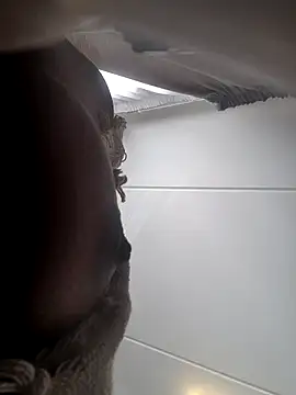 Snapshot of trickyOne chatting on February 28, 11:00 am trickyOne online show from February 28, 11:00 am