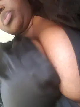 Snapshot of trickyOne chatting on March 2, 3:41 pm trickyOne online show from March 2, 3:41 pm