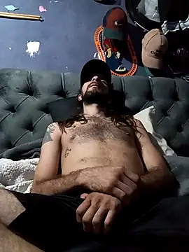 hairy mannn online show from December 22, 5:10 pm