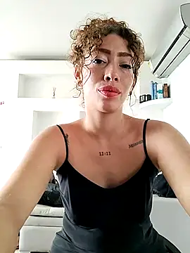 roxyrougee online show from November 20, 1:55 pm