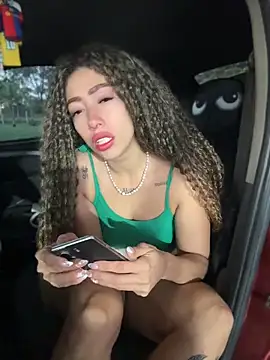 Snapshot of roxyrougee chatting on May 20, 10:54 am roxyrougee online show from May 20, 10:54 am