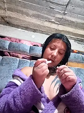 missashlyrosette online show from December 4, 11:24 pm