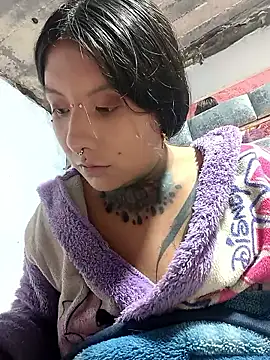 missashlyrosette online show from April 30, 8:04 pm