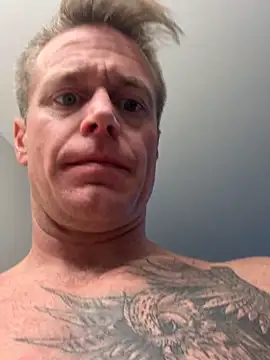 DILFiGuess11 online show from October 28, 4:38 am